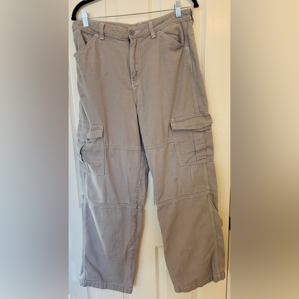 Divided Tan Cargo Pants w/ pockets Women’s Size Medium Comfortable